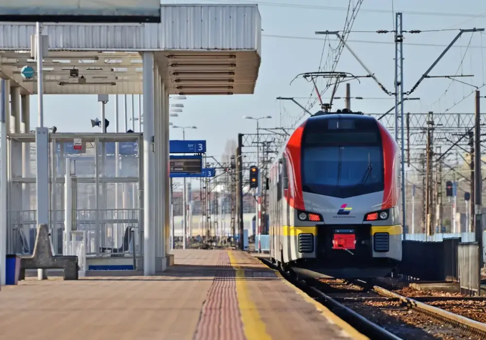 Pociąg Skierniewice–Warszawa - Rozkład, stacje, utrudnienia