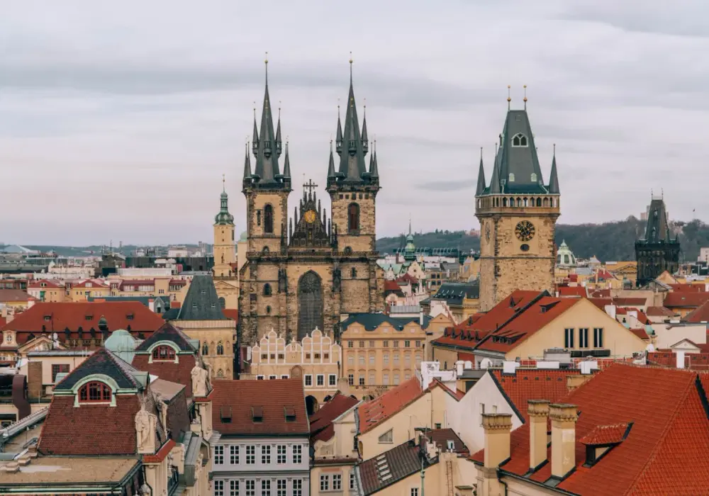 Jak dojechać do pragi pociągiem – najlepsze połączenia, ceny i wskazówki