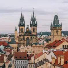 Jak dojechać do pragi pociągiem – najlepsze połączenia, ceny i wskazówki