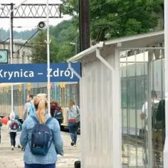 Jak dojechać pociągiem do Krynicy-Zdroju? Wszystkie trasy i porady podróżnicze