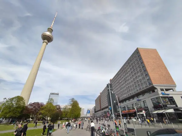 Wieża telewizyjna Berlin - Czy warto? Praktyczny przewodnik
